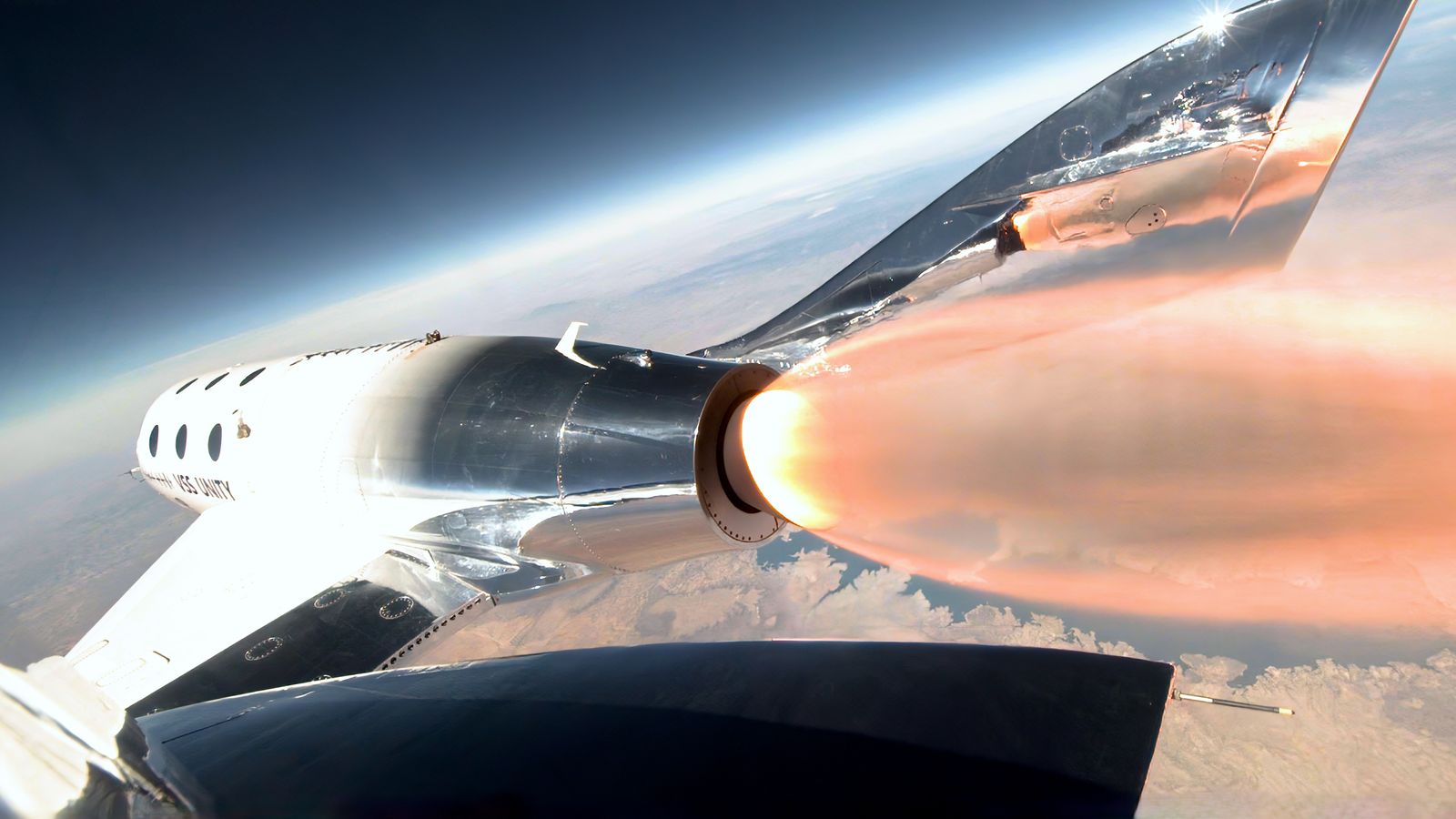 Virgin Galactic Luncurkan Penerbangan Wisata Luar Angkasa Pertama