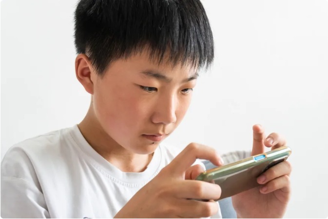 RUU China Perketat Screentime Gadget pada Anak dan Remaja