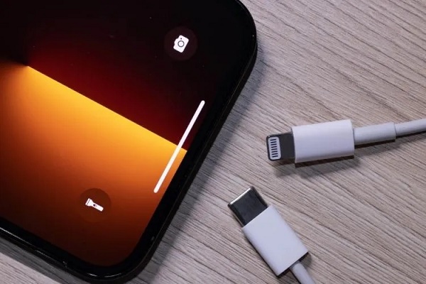 Tinggalkan Kabel Lightning, iPhone 15 Bakal Gunakan Konektivitas USB-C