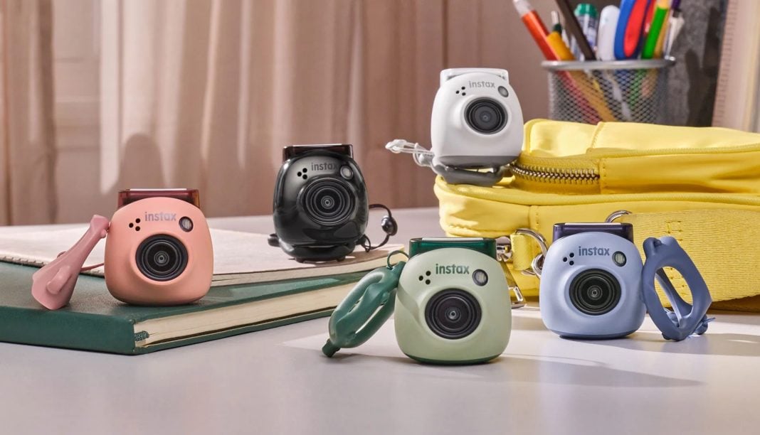 Fujifilm Luncurkan Kamera Instax Pal Seukuran Telapak Tangan