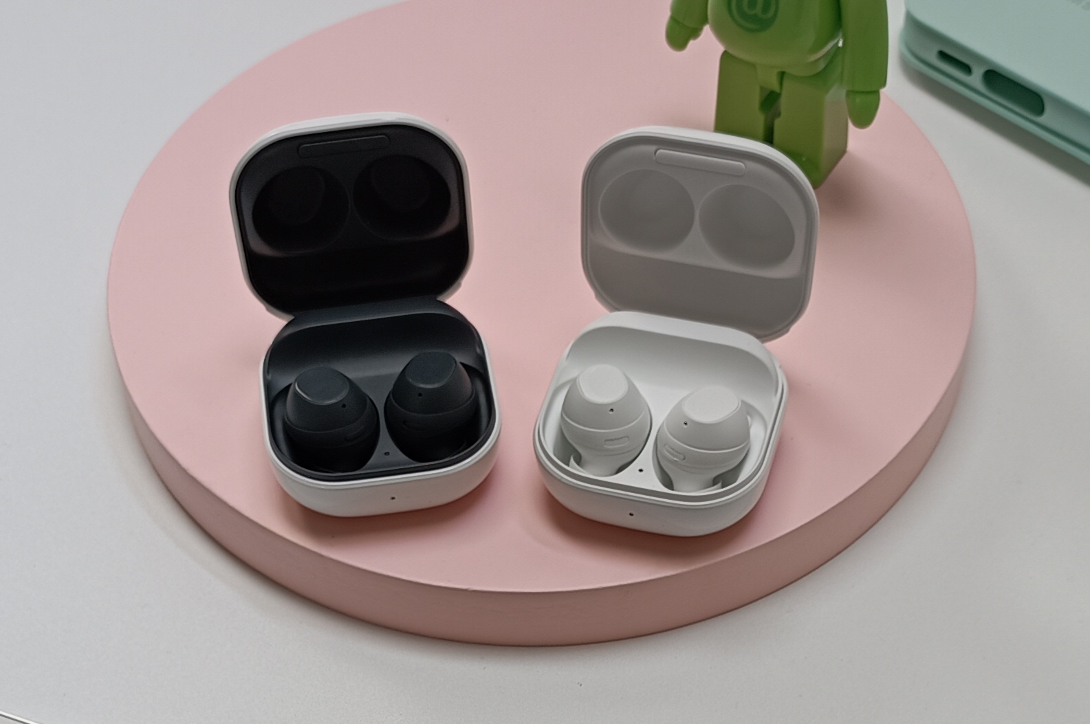 Tambah Line-up Buds, Samsung Boyong Galaxy Buds FE di Indonesia