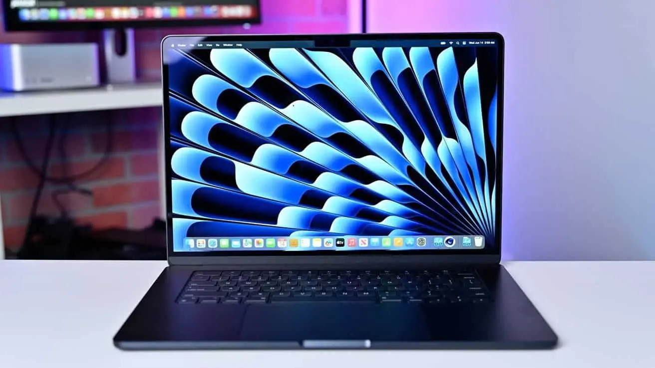Apple Bakal Mengadopsi Layar OLED di MacBook Pro Terbarunya