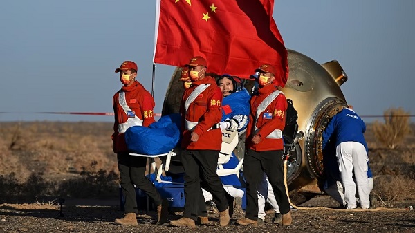 3 Astronot Kembali ke Bumi dari Stasiun Luar Angkasa China