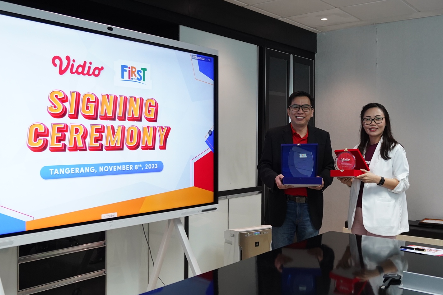 Kerja Sama Vidio x First Media Hadirkan Konten Hiburan dan Olahraga