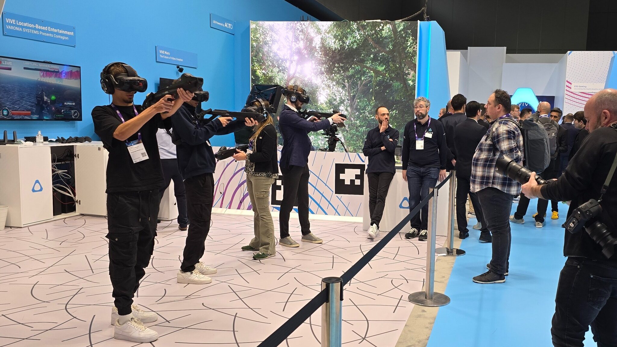 Mengupas Teknologi AI dan Spatial Computing pada Virtual Reality HTC Vive XR di MWC 2024