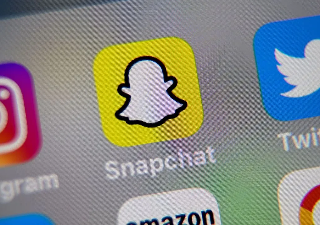 Biar Bisnis Berjalan, Snapchat "Tumbal" 500 Karyawan