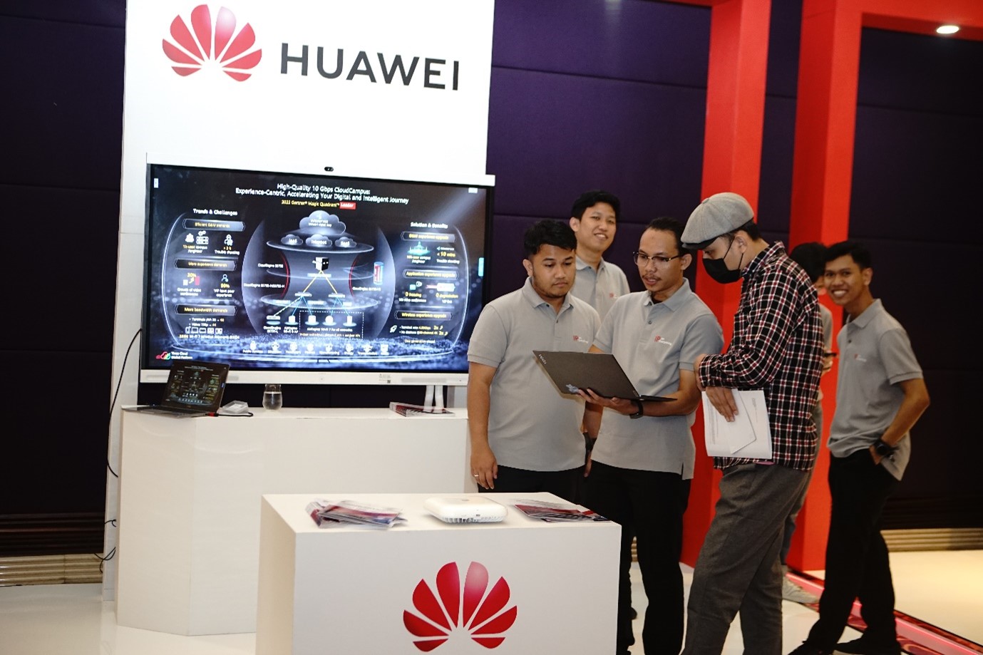 Navigasikan Konvergensi AI dan Transformasi Digital, Huawei Gelar Indonesia IP Club 2024