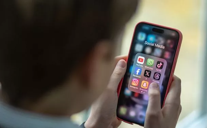 Apple Bakal Izinkan Pengguna Kontrol iPhone Lewat Mata