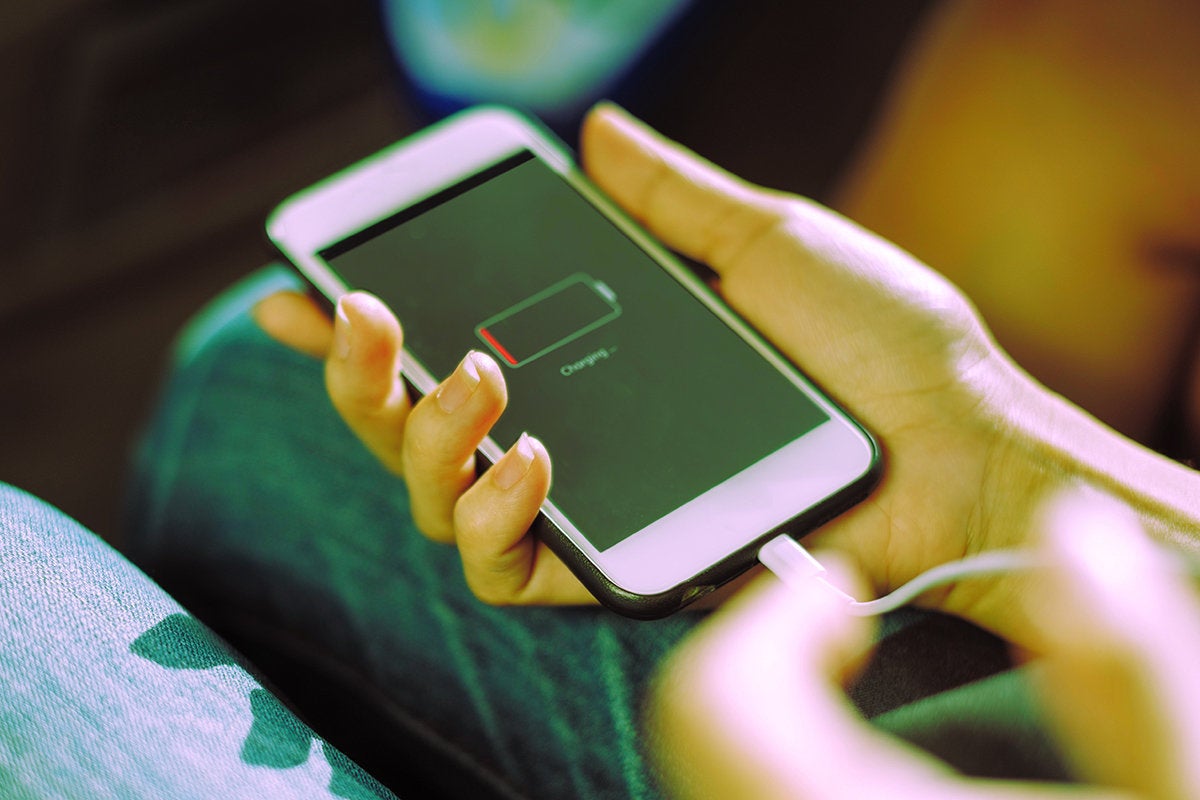 Tips Aman Mengisi Daya Baterai Smartphone Agar Tak Cepat Rusak