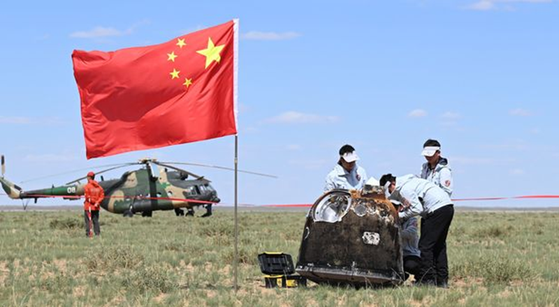 Kapsul Chang'e-6 Kembali ke Bumi dengan Sampel Batuan Bulan