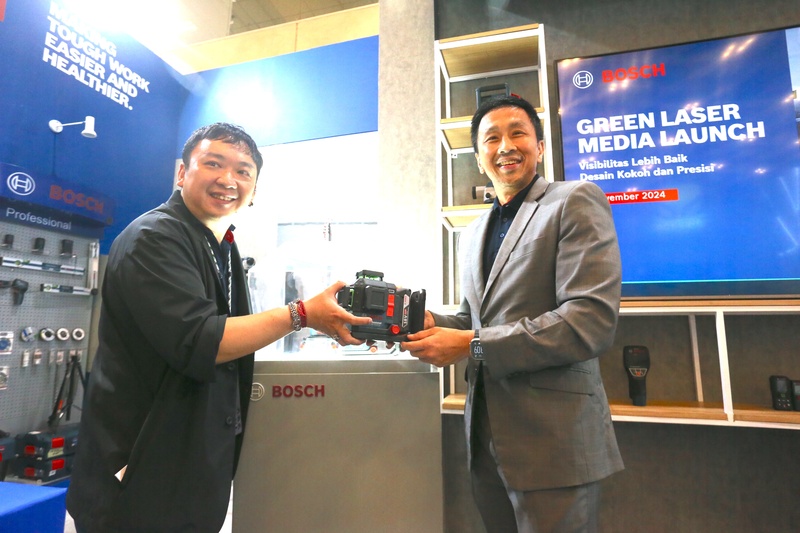 Bosch Rilis Laser Garis Hijau Berdaya Baterai 18V