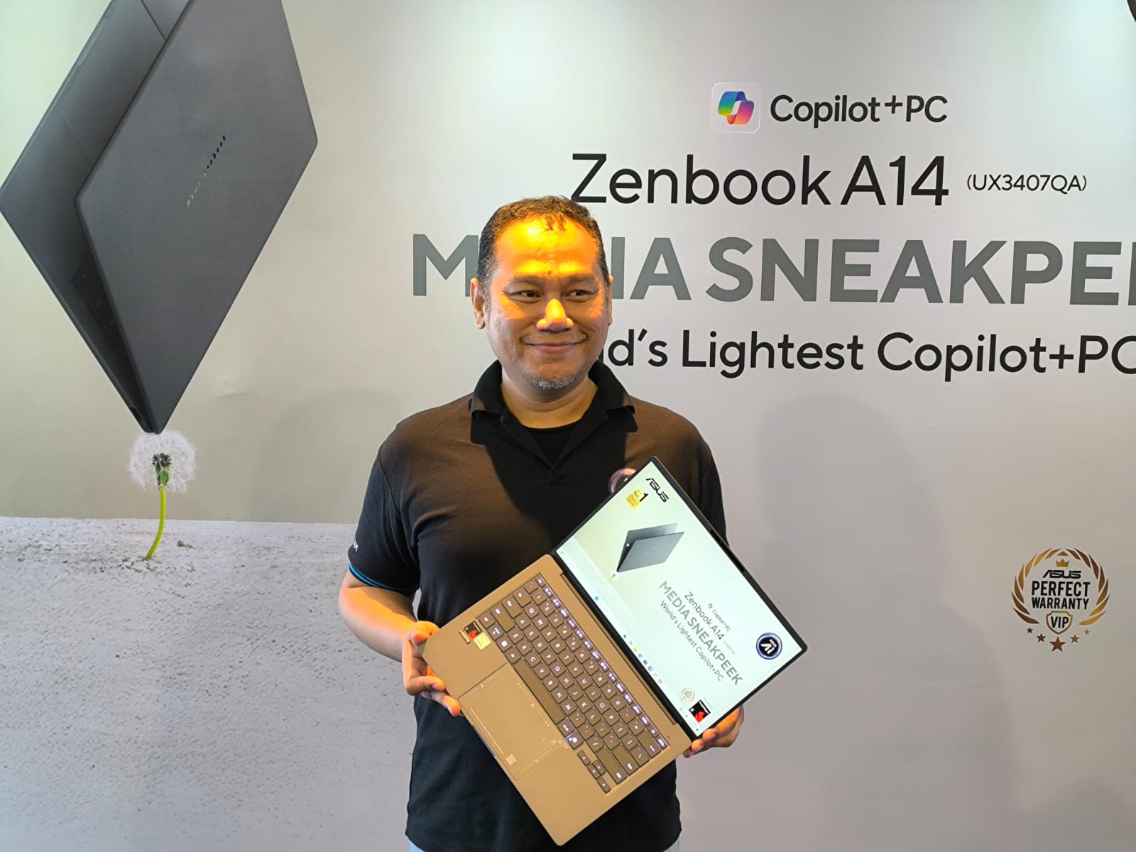 Pasarkan Zenbook A14, Asus Bawa Laptop Copilot Paling Ringan Dunia ke Indonesia